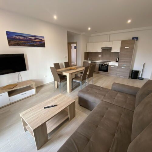 Apartament confort la etaj cu 3 camere pentru 6 pers.