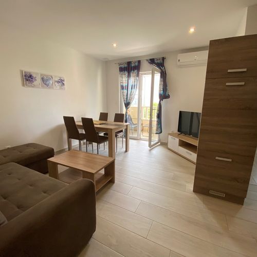 Apartament economy la etaj cu 2 camere pentru 4 pers.