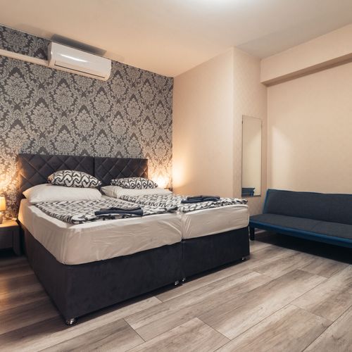 Apartament junior la parter cu 2 camere pentru 4 pers.