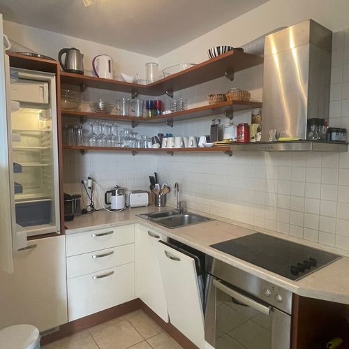 Apartament cu vedere spre mare a pentru 6 pers. (se inchirieaza doar integral)