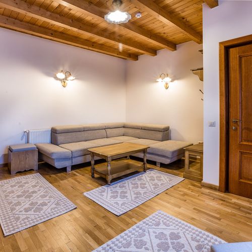 Apartament la etaj cu 2 camere pentru 4 pers.