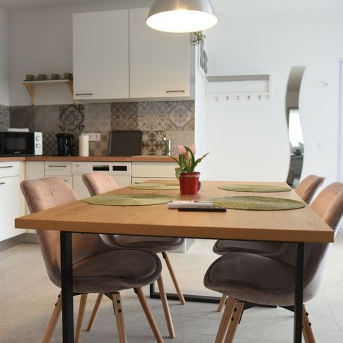 Apartament primavara pentru 5 pers. (se inchirieaza doar integral)