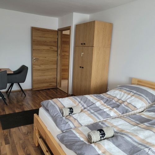 Apartament la mansardă cu aer condiționat cu 3 camere pentru 8 pers.