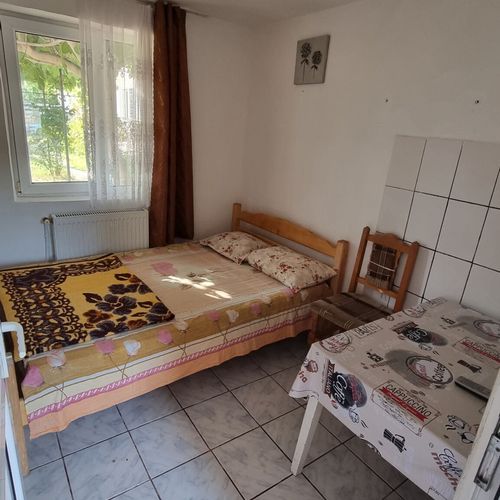Economy Pokoj s manželskou postelí na přízemí