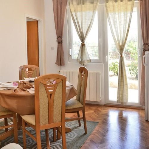 Apartament cu 2 camere pentru 5 pers.