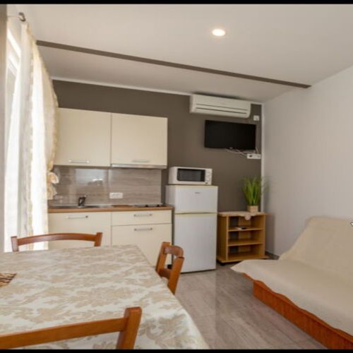 Apartament romantică la etaj cu 1 camera pentru 2 pers. (se poate solicita pat suplimentar)