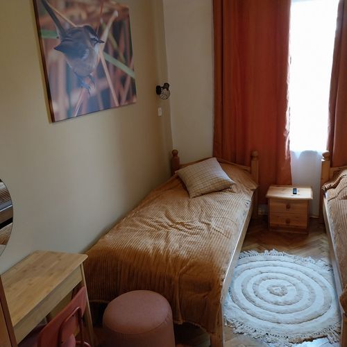 Camera twin la etaj with private bathroom