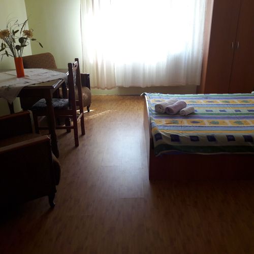 Apartament 4-osobowy na piętrze z klimatyzacją z 2 pomieszczeniami sypialnianymi