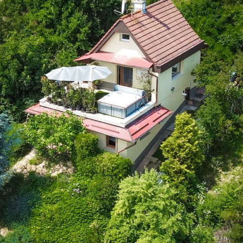 Vila (jako celek) pro 4 os. s panoramou s výhledem na hrad