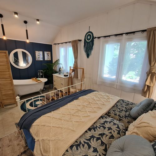 Întreaga unitate premium cu vedere spre pădure pentru 2 pers. (se inchirieaza doar integral)