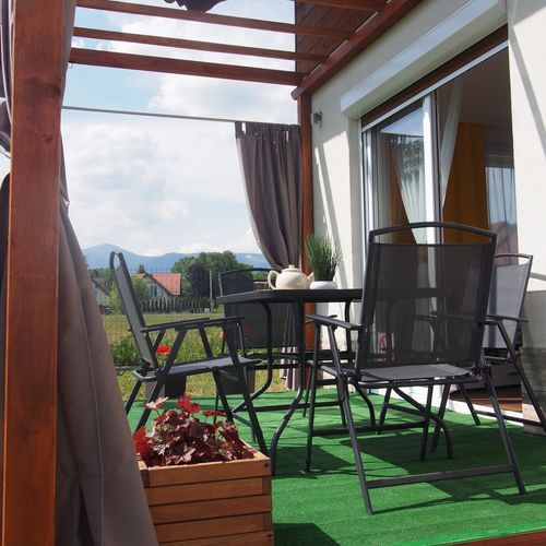 Apartman s terasou pro 4 os. se 2 ložnicemi na přízemí
