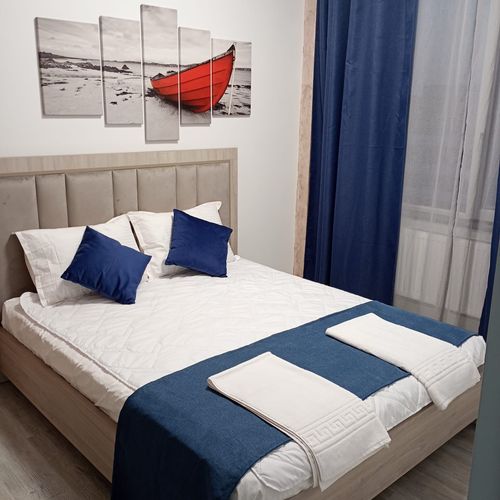 Apartament la etaj cu vedere spre mare cu 2 camere pentru 4 pers.