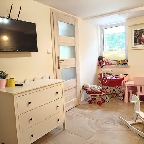 Apartament familial(ă) la demisol cu 2 camere pentru 4 pers.