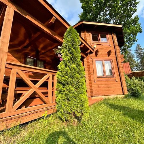 Casă de vară familial(ă) cu vedere spre pădure pentru 5 pers. (se inchirieaza doar integral)