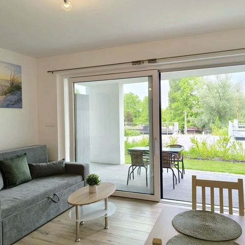 Apartament lux cu terasă cu 2 camere pentru 4 pers.