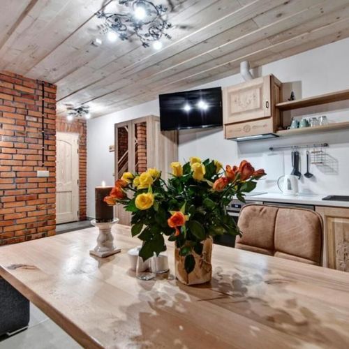 Apartament 8-osobowy z balkonem z 3 pomieszczeniami sypialnianymi