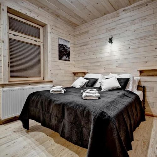 Apartament 6-osobowy z balkonem