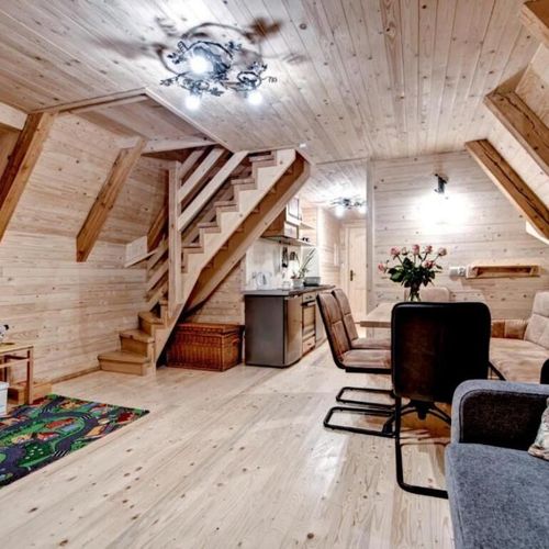 Apartament 5-osobowy z balkonem
