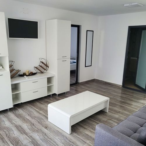 Apartament executive la etaj cu 3 camere pentru 6 pers.