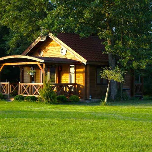 Casă de vară familial(ă) cu vedere spre pădure pentru 5 pers. (se inchirieaza doar integral)