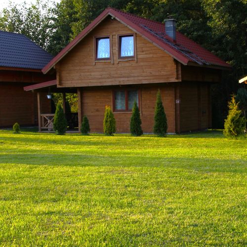 Casă de vară familial(ă) cu vedere spre pădure pentru 9 pers. (se inchirieaza doar integral)