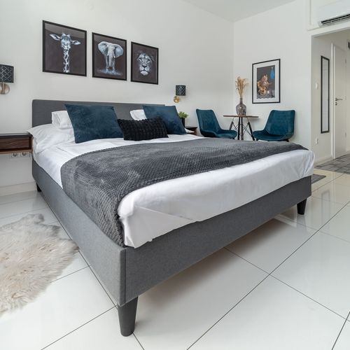Apartament pentru 2 pers. (se inchirieaza doar integral)