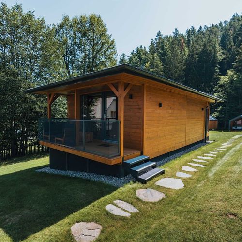 Bungalow 2-osobowy Deluxe z prysznicem (możliwa dostawka)