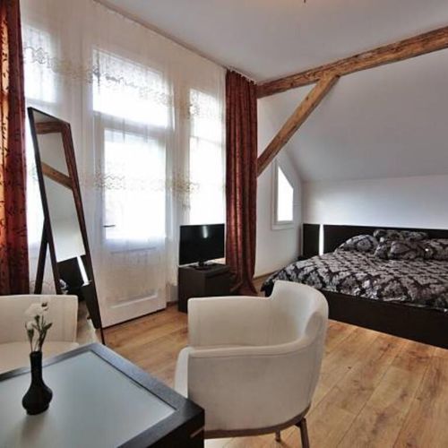 Apartament 4-osobowy Studio z balkonem z 2 pomieszczeniami sypialnianymi