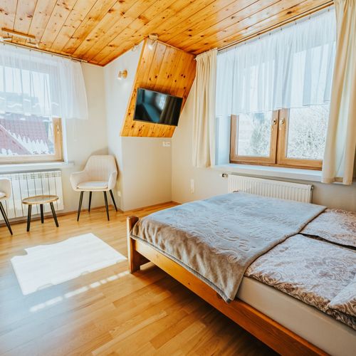 Apartament 5-osobowy z klimatyzacją z własną kuchnią z 2 pomieszczeniami sypialnianymi