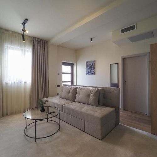 Apartament la parter cu 2 camere pentru 4 pers.