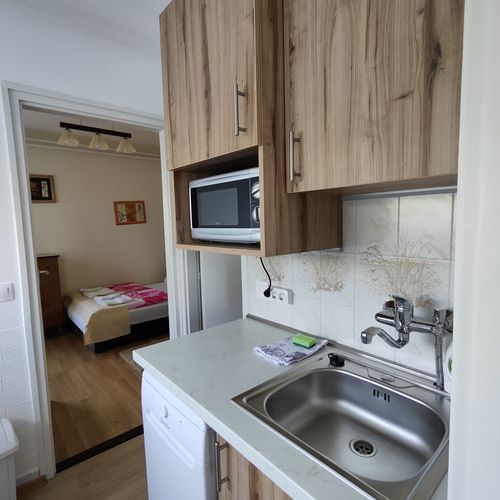 Apartament standard la parter cu 2 camere pentru 4 pers.