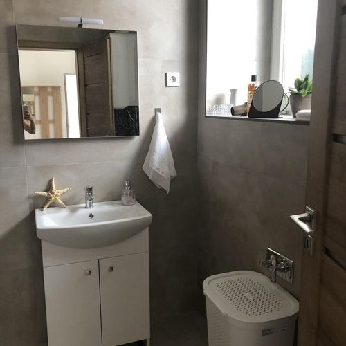 Apartament standard la parter cu 1 camera pentru 2 pers. (se poate solicita pat suplimentar)