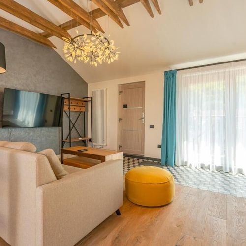 Apartament la etaj cu vedere spre munte cu 1 camera pentru 2 pers.