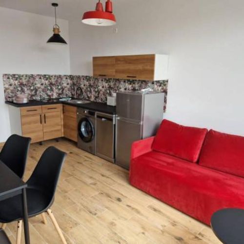 Apartament superior cu vedere parțială spre mare cu 2 camere pentru 6 pers.