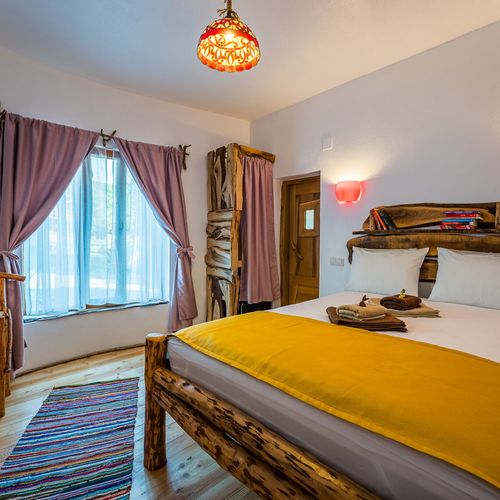 Camera dubla cu baie cu cadă