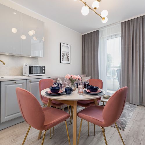 Apartament întreaga unitate cu terasă cu 2 camere pentru 4 pers.