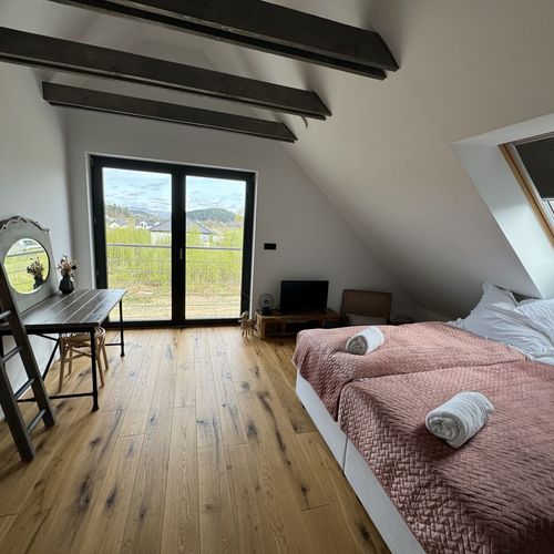 Casă de vacanță cu vedere spre pădure cu vedere spre munte pentru 6 pers. (se inchirieaza doar integral)