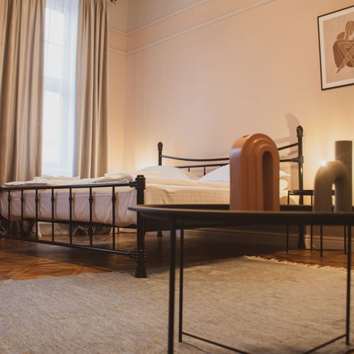 Apartament renesance la etaj pentru 4 pers. (se inchirieaza doar integral)