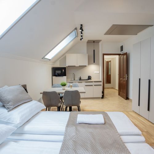 Apartament la mansardă cu aer condiționat cu 1 camera pentru 4 pers.