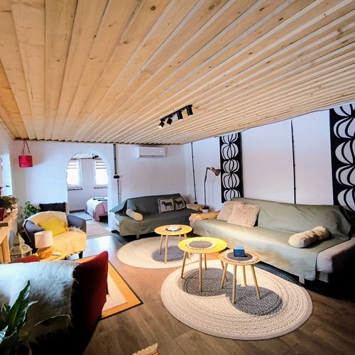 Casa rustică întreaga unitate cu vedere spre pădure pentru 4 pers. (se inchirieaza doar integral)