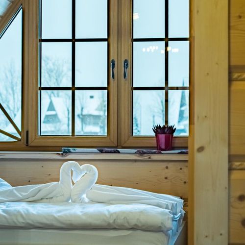 Apartament 4-osobowy na poddaszu z widokiem na góry z 2 pomieszczeniami sypialnianymi
