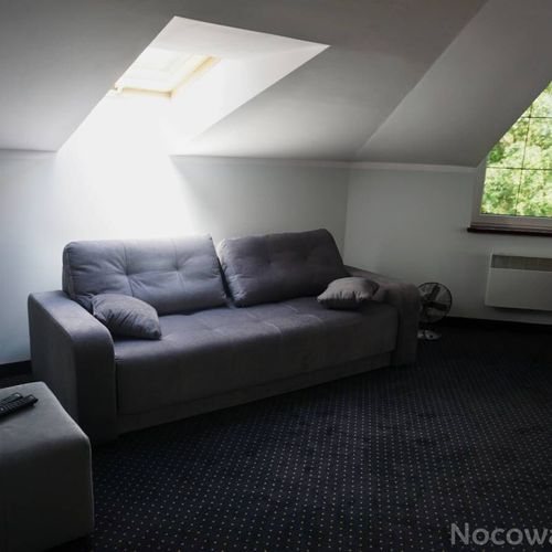 Pokój 4-osobowy na poddaszu z łazienką (możliwa dostawka)