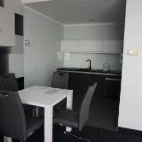 Apartament 4-osobowy na piętrze z widokiem na jezioro z 2 pomieszczeniami sypialnianymi (możliwa dostawka)