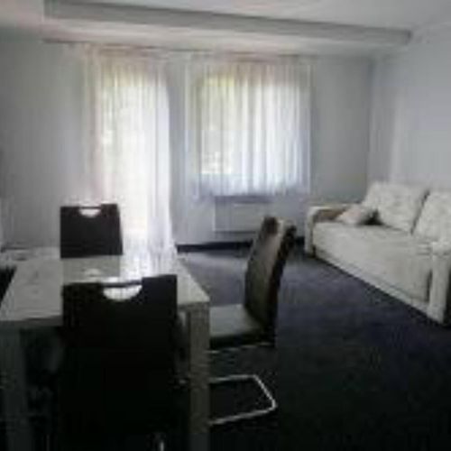 Apartament 4-osobowy na piętrze z balkonem z 2 pomieszczeniami sypialnianymi (możliwa dostawka)