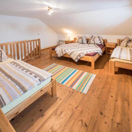 Apartament cu duș cu chicinetă proprie pentru 4 pers. (se poate solicita pat suplimentar)