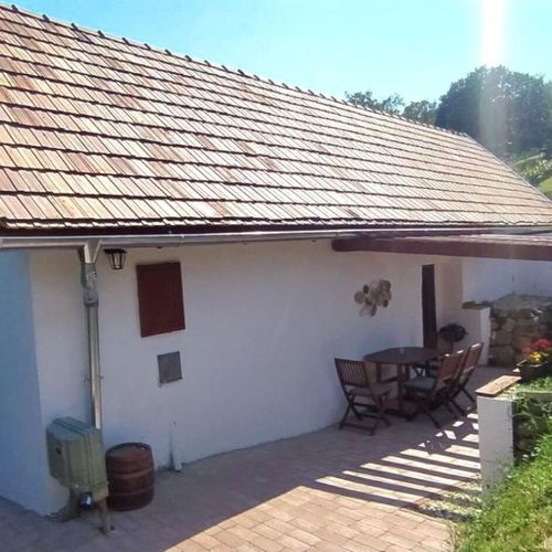 Apartament întreaga unitate cu terasă cu 1 camera pentru 2 pers. (se poate solicita pat suplimentar)