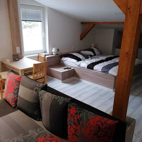 Apartman se sprchou s vlastní kuchyňkou pro 4 os. s 1 ložnicí