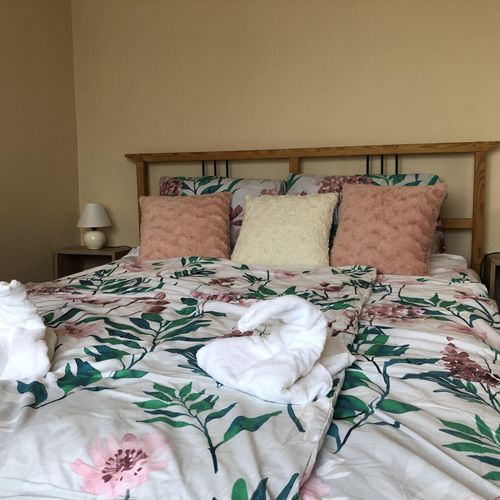 Apartament 4-osobowy na piętrze częściowo z widokiem na jezioro z 2 pomieszczeniami sypialnianymi (możliwa dostawka)