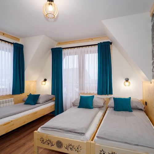 Pokój 3-osobowy z prysznicem z dostępem do ogrodu