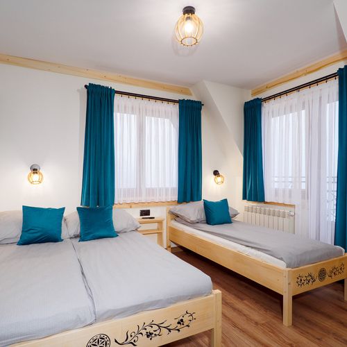 Pokój 3-osobowy z prysznicem z dostępem do ogrodu